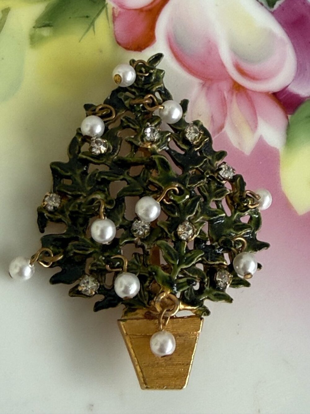 Vintage 60s Original by Robert Christmas Tree Brooch Enamel Rhinestones Pearls - Picture 2 of 6